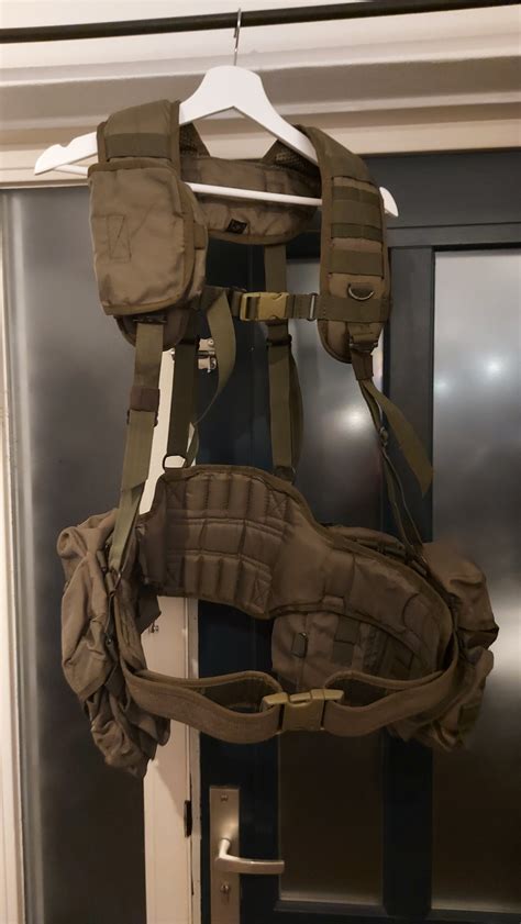 Unless replaced by the “Battle Belt”, this is worn under all the vests shown, except the Interceptor Body Armor, which it goes on top of. . Sso smersh rig